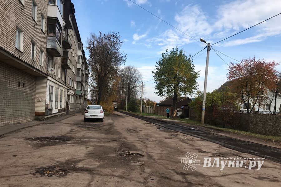 На улице Зенцовской потеряли асфальт (ФОТО)