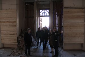 В театре не могут быть пластиковые окна... (фото)