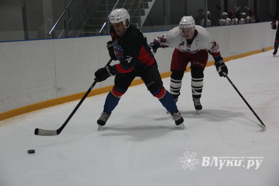 Две победы у великолукских хоккейных команд (ФОТО)
