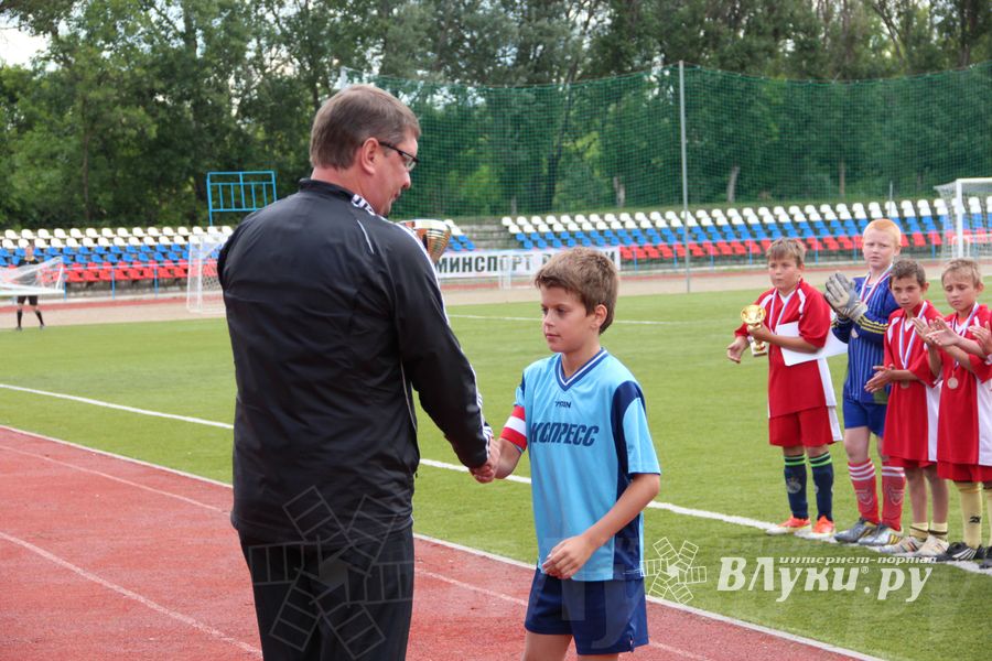 «Кожаный мяч» в Великих Луках