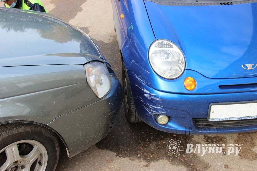 ДТП произошло в Великих Луках (ФОТО)