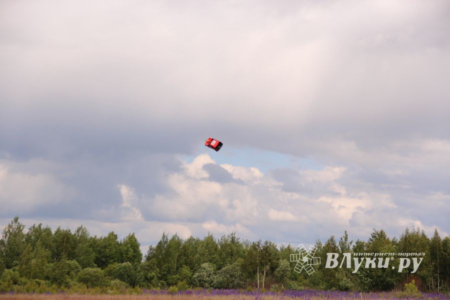 В Великих Луках проходит 7-й Фестиваль авиамодельного спорта (ФОТО)