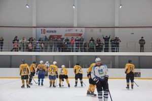 Две великолукские команды хоккеистов одержали победы в домашних матчах (ФОТО)