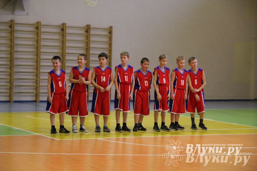 Великолукские баскетболисты стали победителями междугородних соревнований по баскетболу