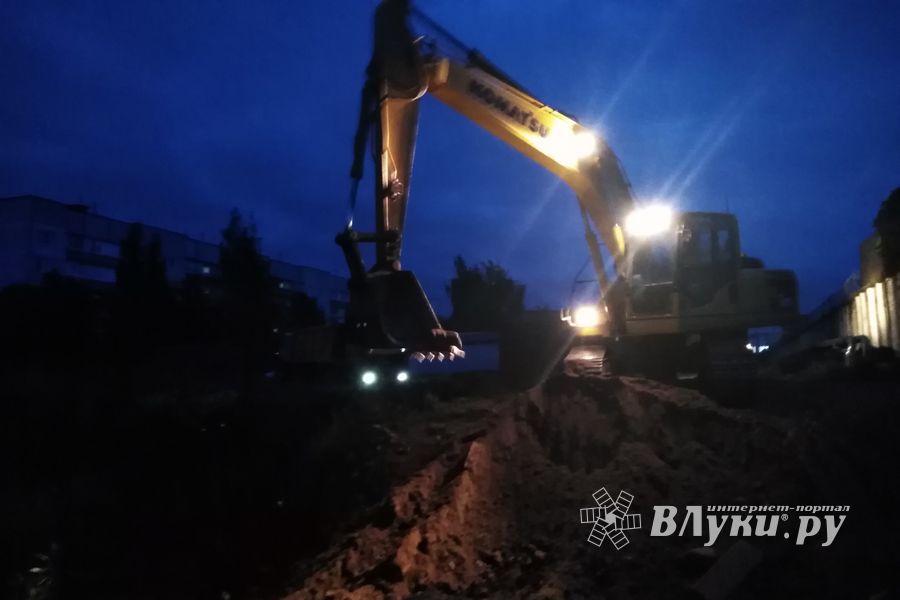 Великолукскую семью вновь превращают в робинзонов (ФОТО)