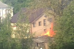 В районе Карцево горит сарай (ФОТО)