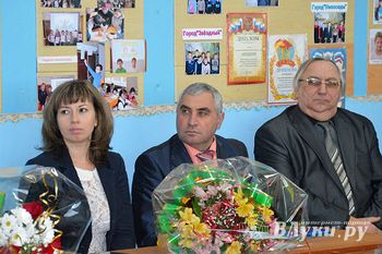 Кировская средняя школа отметила двойной юбилей (фото)