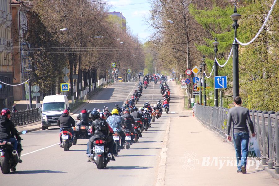 В Великих Луках открыли мотосезон - 2017 (ФОТО)