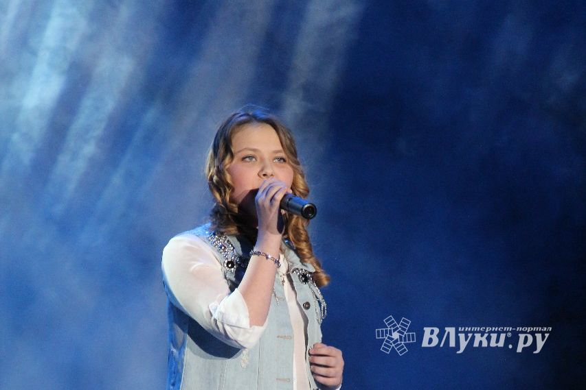 В Великих Луках состоялся сольный концерт певицы Цветаны