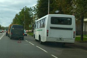 В Великих Луках на проспекте Гагарина произошло ДТП с участием 3-х автомобилей (фото)
