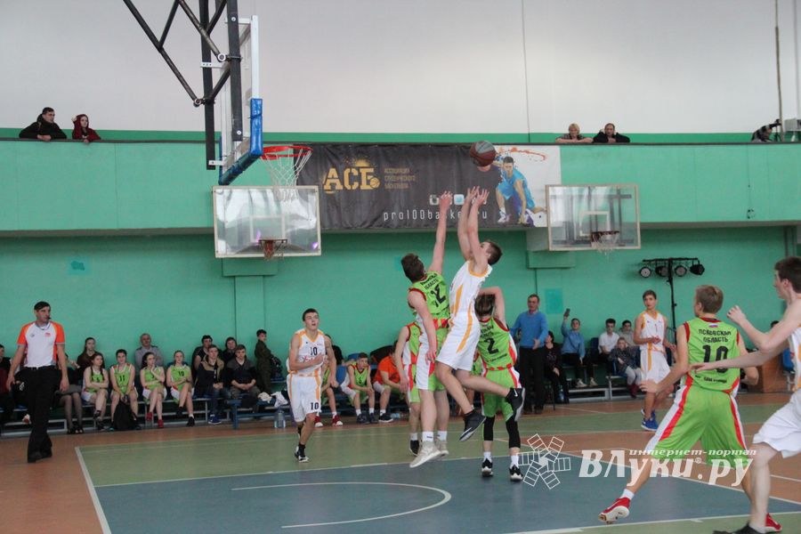Великолучане стали вторыми в региональном финале Чемпионата ШБЛ «КЭС-БАСКЕТ» (ФОТО)