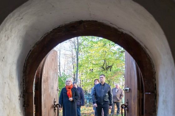 Михаил Ведерников поддержал необходимость реставрации уникального храма в селе Мелeтово (фото)