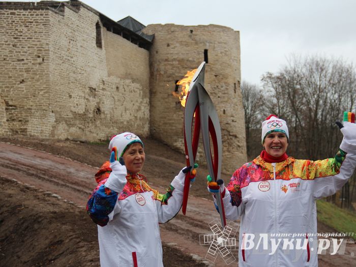 Эстафета Олимпийского огня в Изборске и Пскове