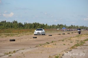 Под Великими Луками прошел второй этап Чемпионата по Drag Racing (фото)