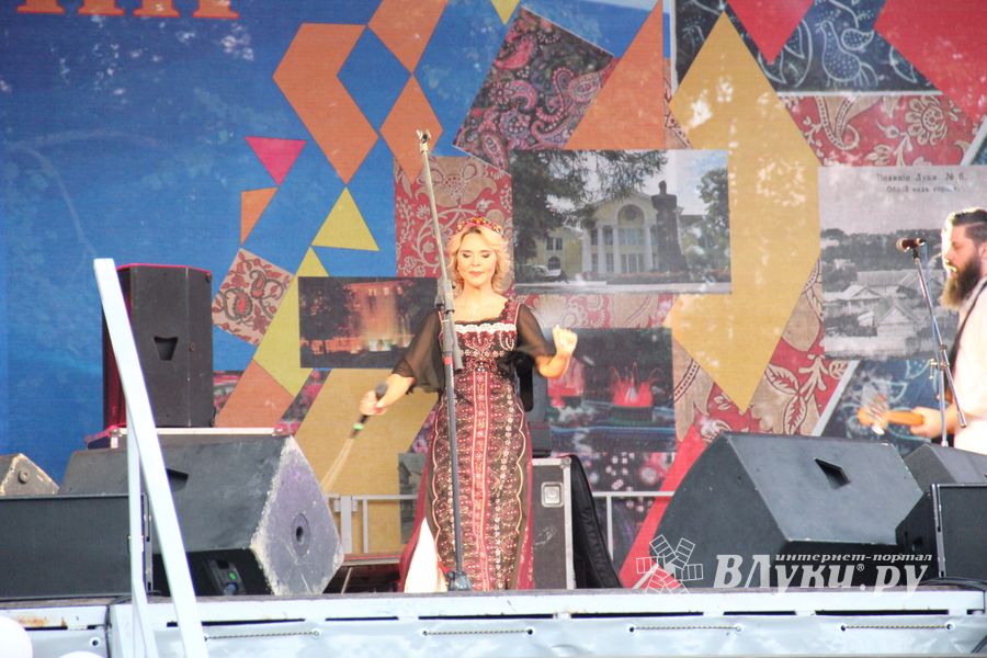 Людмила Чурсина и Пелагея поздравили Великие Луки с 850-летием (ФОТО)