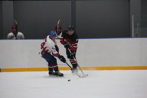 В Великих Луках прошёл первый матч Кубка Псковской области по хоккею (ФОТО)