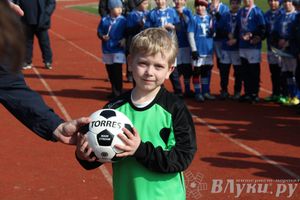 В Великих Луках прошел международный детский турнир по футболу «Наши надежды»