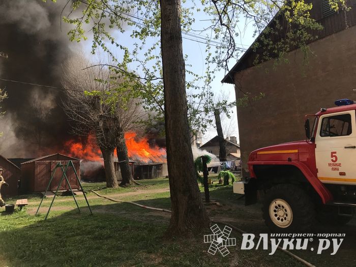 Пожар в проезде Нелидовском (ФОТО; ВИДЕО)