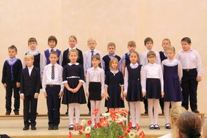 В Великих Луках поздравляют мам (ФОТО)