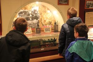 Великолукские школьники почувствовали себя машинистами (ФОТО)