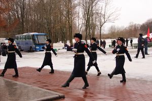 У Вечного огня в Великих Луках прошёл торжественный митинг (фото)