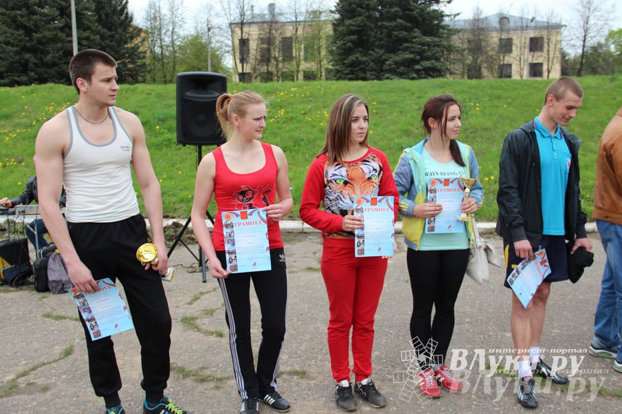 В Великих Луках прошла весенняя городская эстафета (фото)
