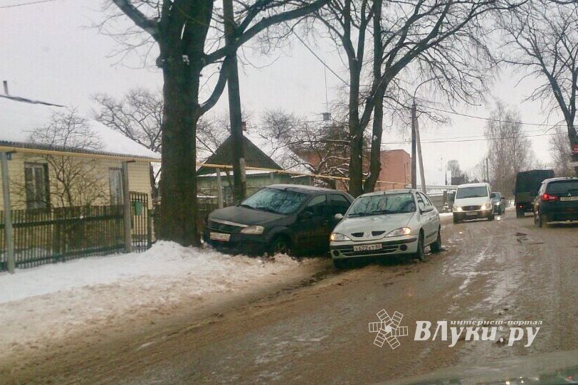 ФОТОФАКТ: ДТП на улице 3-ей Ударной Армии