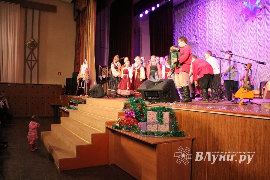 В Великих Луках состоялся праздничный концерт «В Светлый праздник Рождества» 