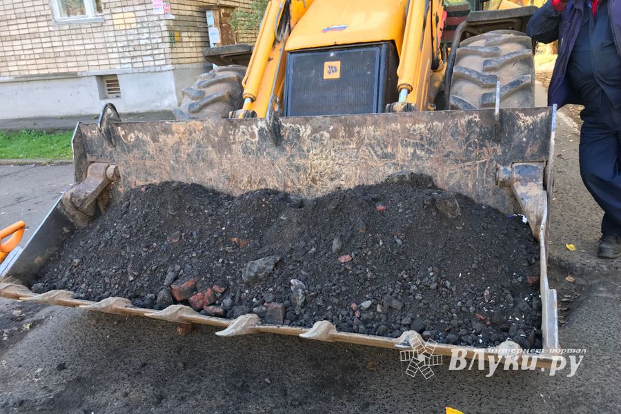 Технический колодец шокировал великолукских газовщиков (ФОТО)