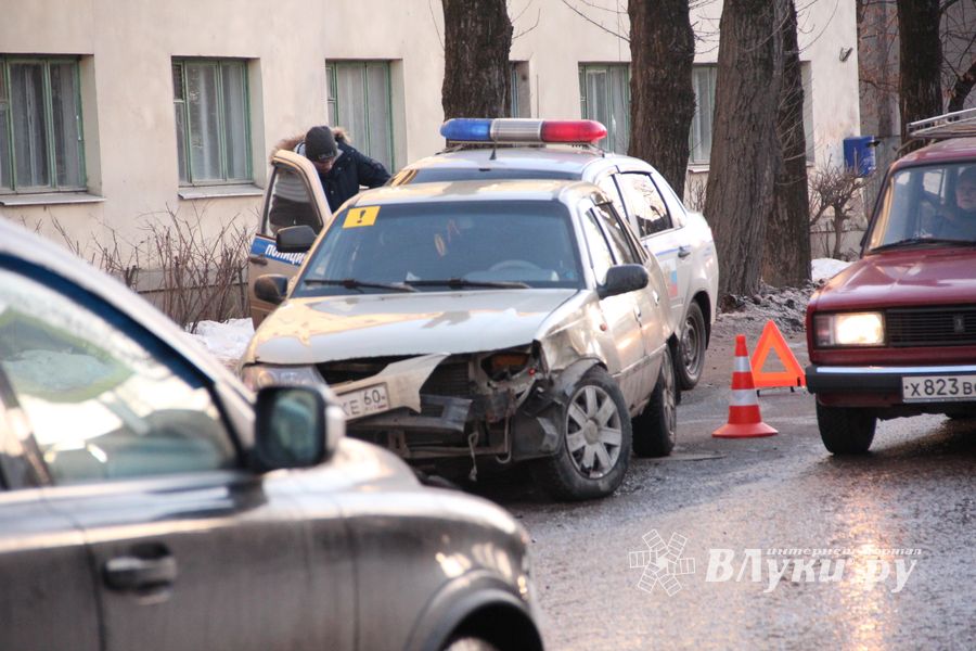 ДТП на Зверева в Великих Луках (ФОТО)