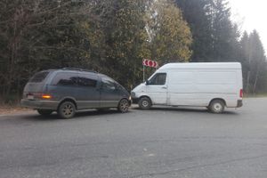 В зеленой зоне столкнулись фольксваген и тайота (ФОТО)