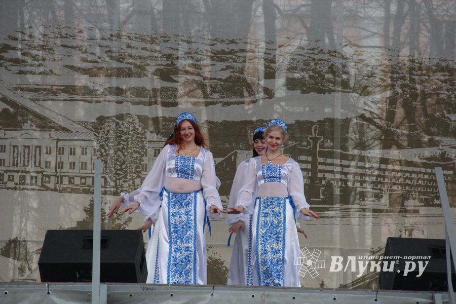 В Великих Луках прошла универсальная ярмарка «Весна-2019» (ФОТО)