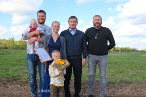 Губернатор Псковской области вручил гранты и попил чай с фермерами региона (ФОТО)