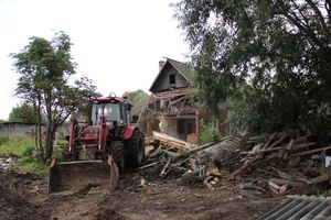 Великие Луки: ломать - не строить