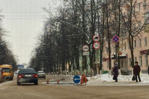 В Великих Луках вскрывают асфальт (ФОТО)