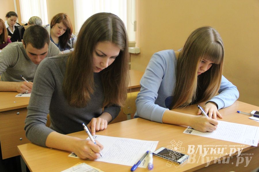 В Великих Луках написали тотальный диктант