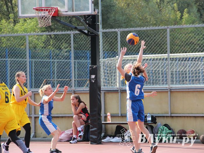 В Великих Луках прошли региональные соревнования «Оранжевый мяч» (ФОТО)