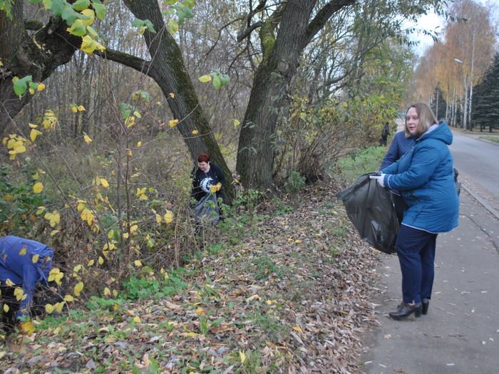 Педагоги лицея №10 провели субботник (ФОТО)