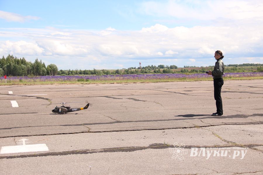 В Великих Луках проходит 7-й Фестиваль авиамодельного спорта (ФОТО)