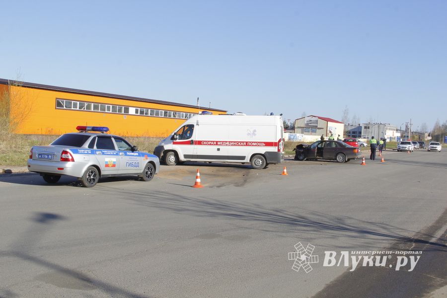 ДТП с пострадавшими в Великих Луках (ФОТО)