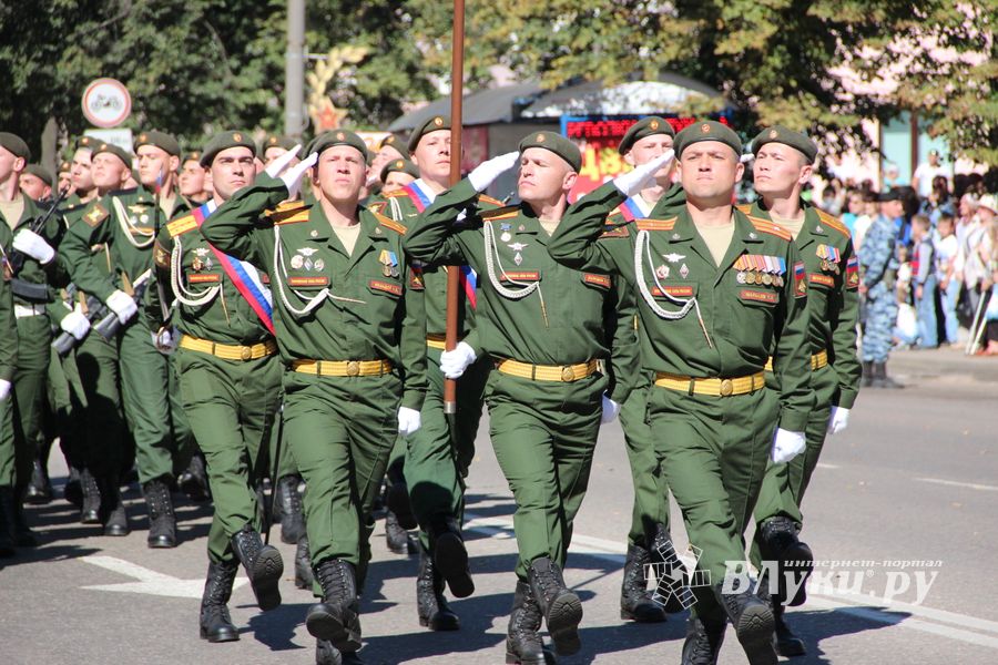 Военный парад в Великих Луках, часть II (ФОТО)