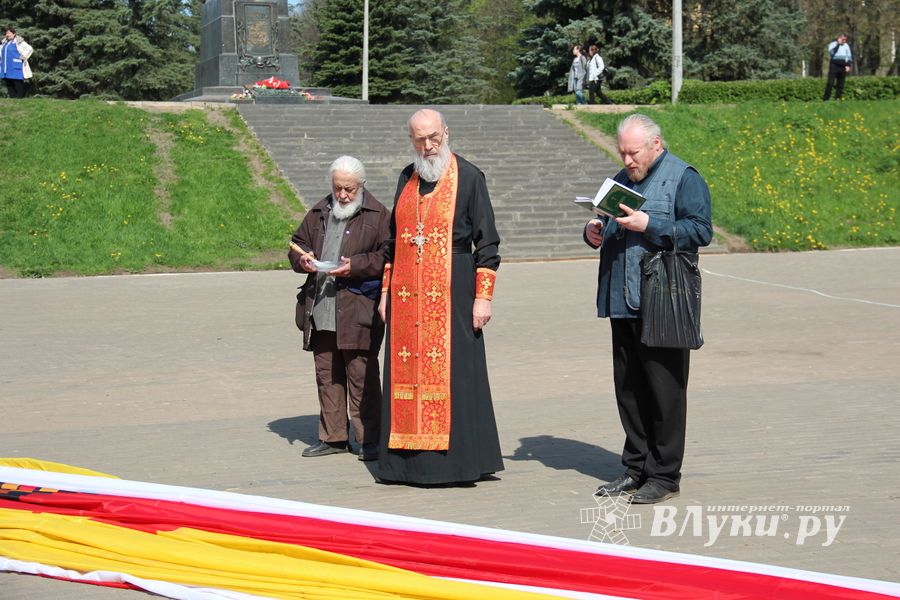 Шар, посвященный 850-летию города, поднялся над Великими Луками (ФОТО)