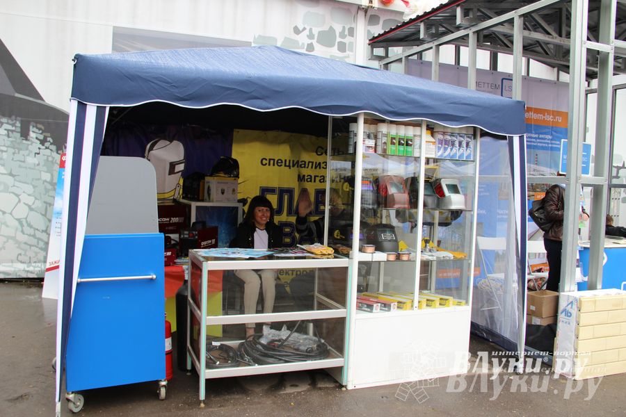 В Пскове проходит 22-ая универсальная выставка (фото)