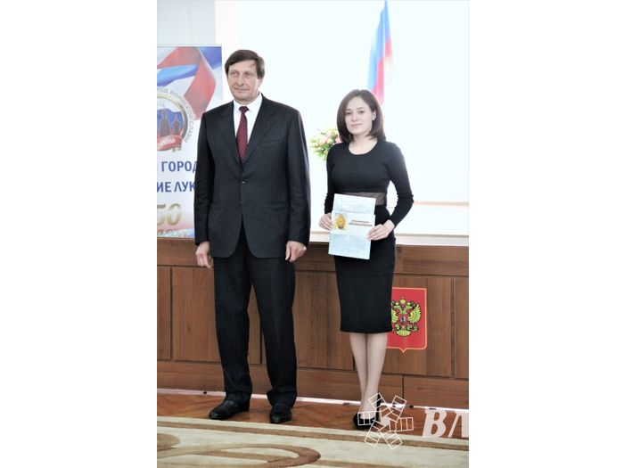 Лучших выпускников Великих Лук наградили «Золотыми парусами» (ФОТО)