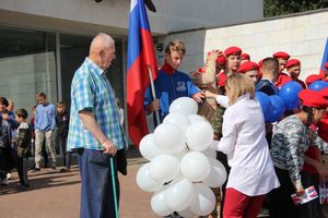 Великолучане отмечают День флага (ФОТО)