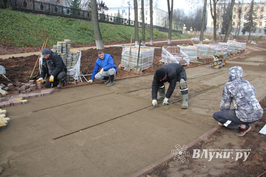 Великолукский парк стремительно преображается (ФОТО)