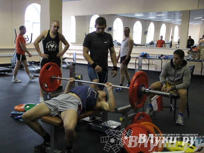 Первенство города по классическому жиму штанги и армлифтинг