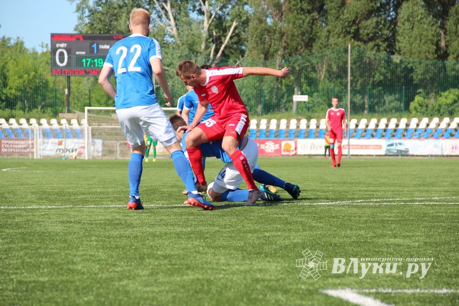 Великолучане проиграли последний домашний матч дебютного сезона (ФОТО)