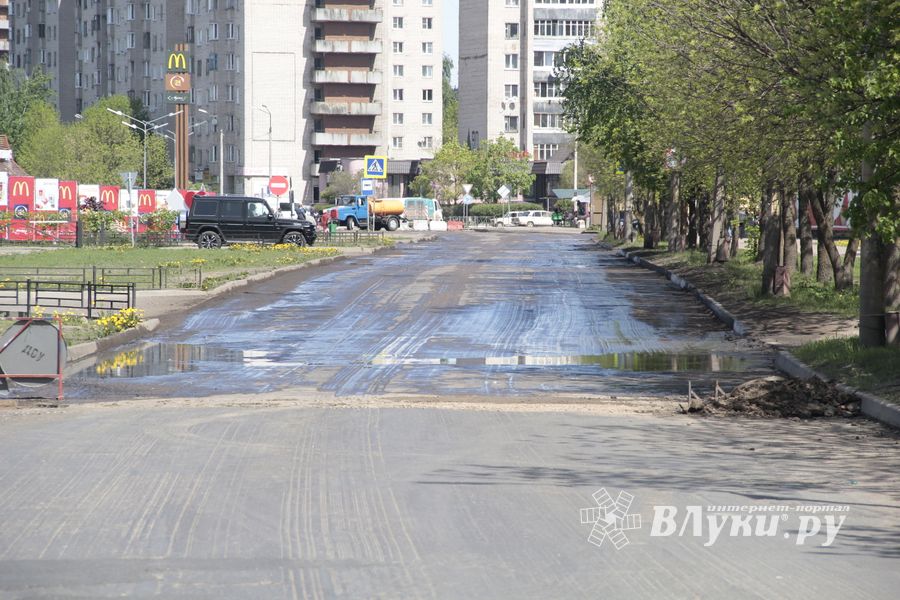 В Великих Луках на три дня закрыта ул. Вокзальная (ФОТО)