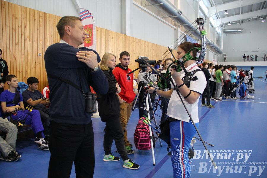 Великолучанка Александра Савенкова стала обладательницей золота на всероссийских соревнованиях по стрельбе из лука (фото)